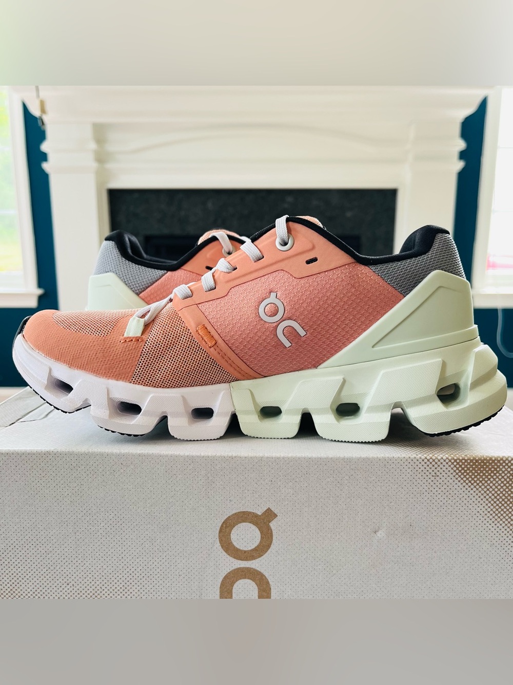 On Cloudflyer 4 Women's Sneakers Running Shoes Peach Aloe 71.98669 - Picture 2 of 6